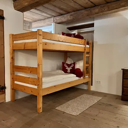 Zum Kuahstall Apartmán *